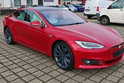 Tesla Model S 75.888 km 31.970 € Braunschweig 38112