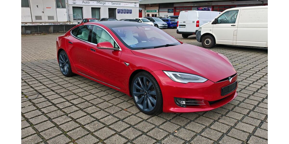 Tesla Model S 75.888 km 31.970 &euro; Braunschweig 38112