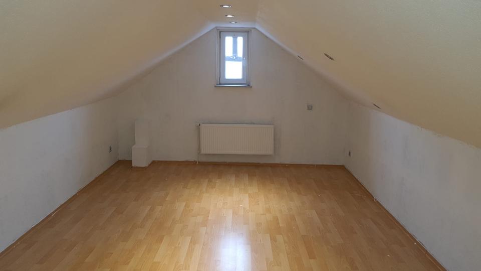 Dachgeschoßwohnung Salzgitter Ortschaft Südost - 5 Zimmer, 118 m&sup2;, 640&euro; | Angebot:24841312