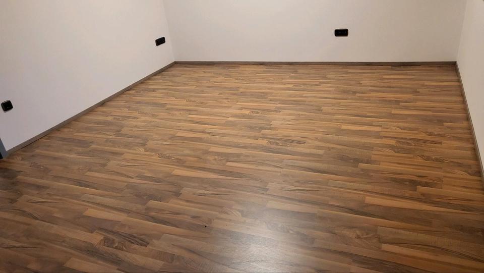 Einfamilienhaus Hillerse - 8 Zimmer, 220 m&sup2;, 1.500&euro; | Angebot:25973906