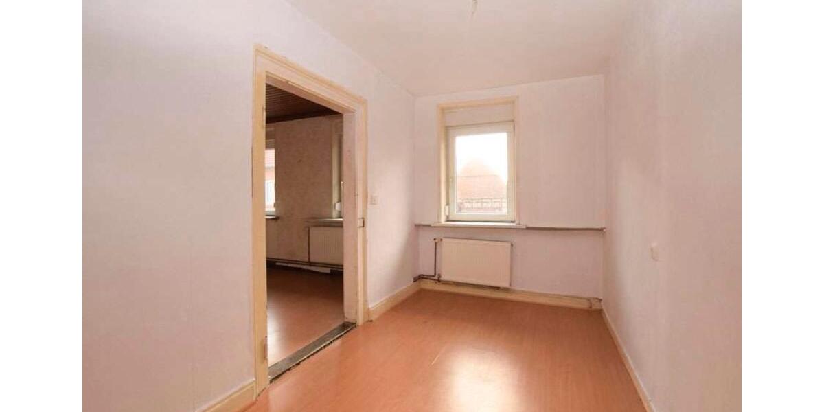 Mehrfamilienhaus, Wohnhaus Sickte - 8 Zimmer, 250 m&sup2;, 195.000&euro; | Angebot:24756366