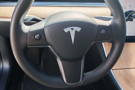 Tesla Model 3 147.000 km 19.800 &euro; Gifhorn 38518