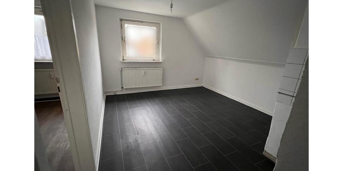 Dachgeschoßwohnung Salzgitter Ortschaft Südost - 2 Zimmer, 57 m&sup2;, 450&euro; | Angebot:25149346
