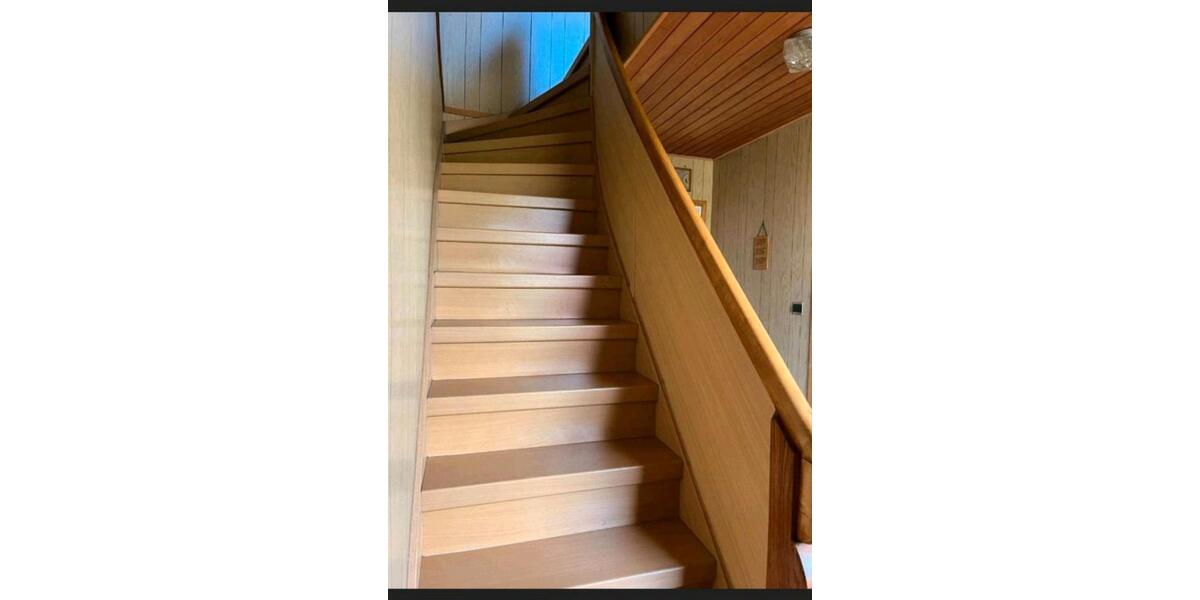 Einfamilienhaus Hillerse - 8 Zimmer, 220 m&sup2;, 1.500&euro; | Angebot:25973906