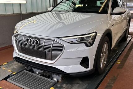 Audi e-tron 41.073 km 28.990 &euro; Braunschweig 38122