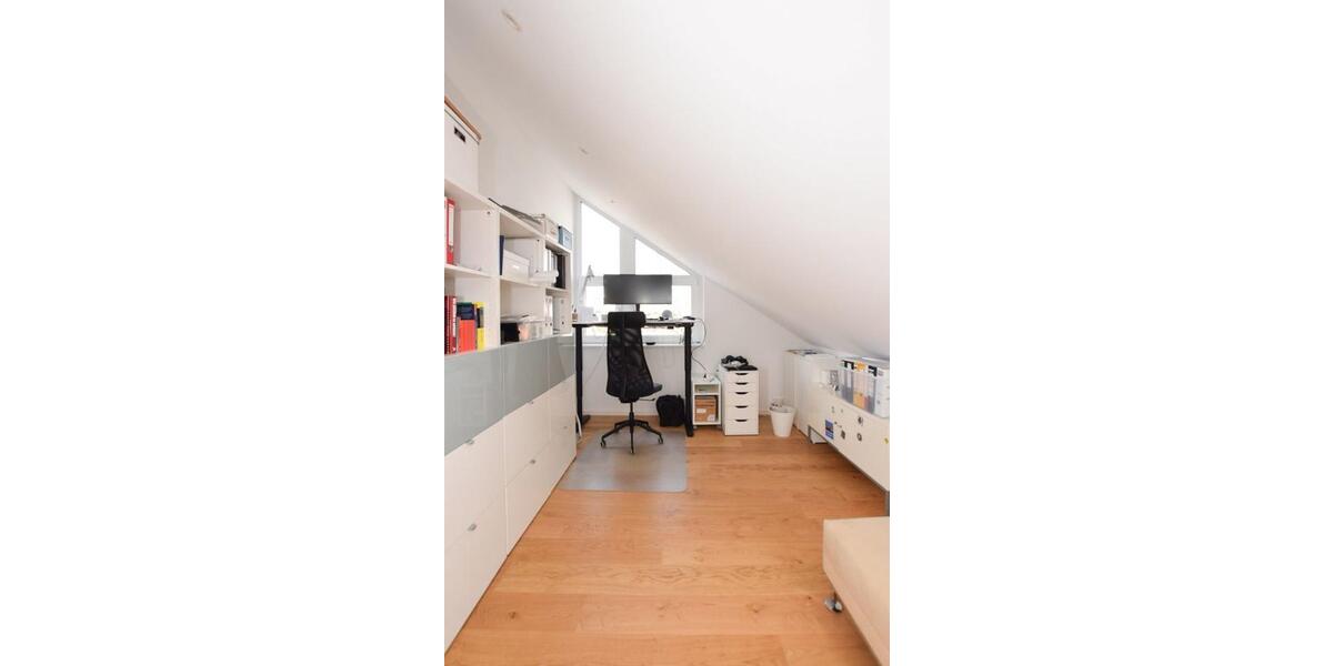 Dachgeschoßwohnung Braunschweig Lehndorf-Watenbüttel - 4.5 Zimmer, 158 m&sup2;, 1.550&euro; | Angebot:24554412