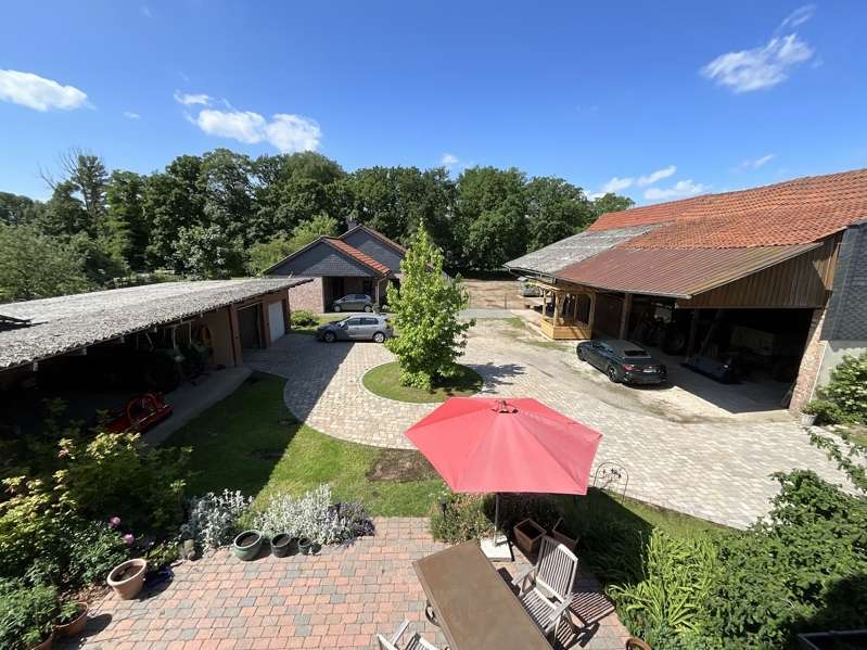Haus zum Kaufen in Edemissen 1.190.000 € 360 m²