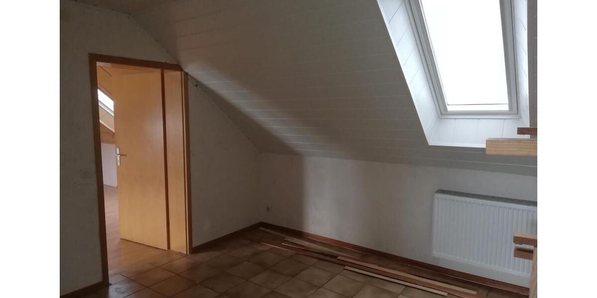 Dachgeschoßwohnung Salzgitter Ortschaft Südost - 5 Zimmer, 118 m&sup2;, 710&euro; | Angebot:25831587
