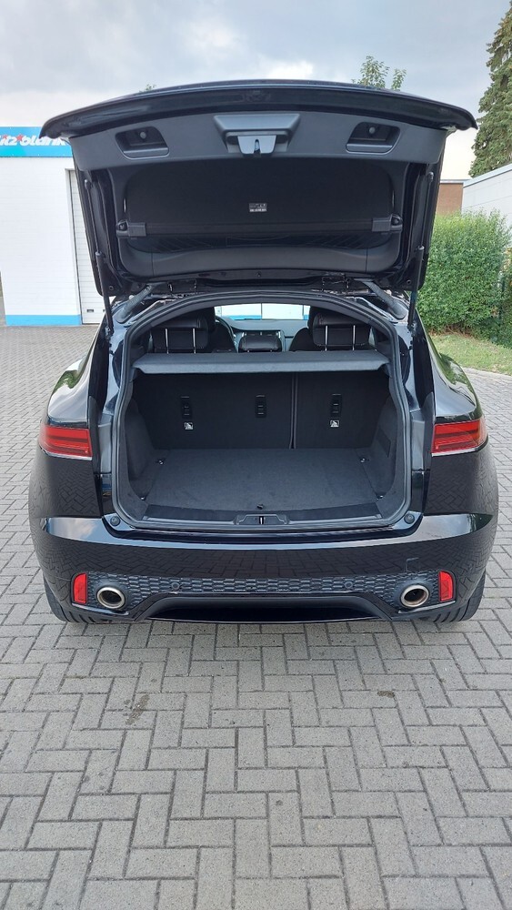 Jaguar E-Pace D150 FWD man R-Dynamic 43.320 km 23.000 € Braunschweig 38100
