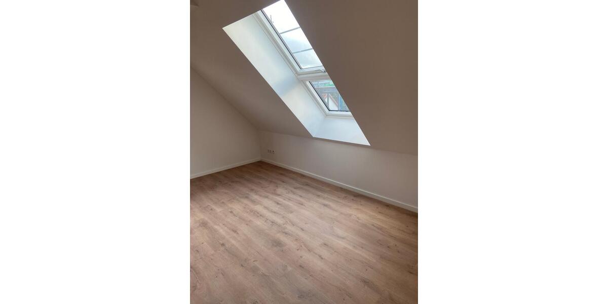 Dachgeschoßwohnung Braunschweig Heidberg-Melverode - 2 Zimmer, 74 m&sup2;, 1.040&euro; | Angebot:25639008