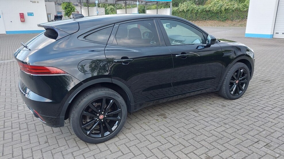 E-Pace D150 FWD man R-Dynamic