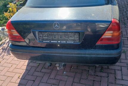 Mercedes-Benz C 180 197.661 km 1.000 &euro; Kneitlingen 38170