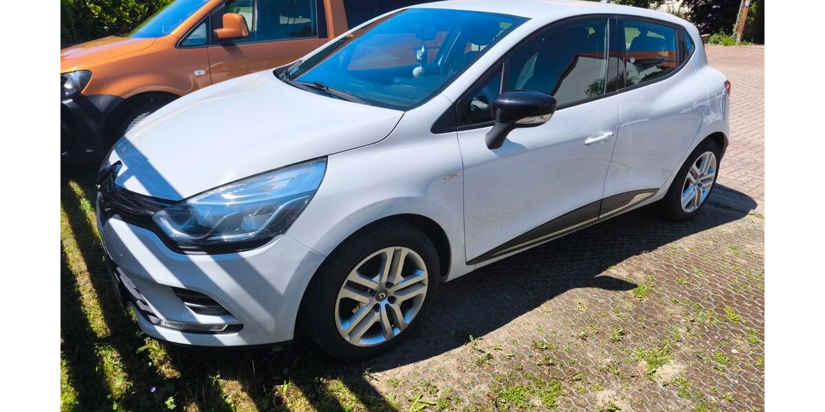 Renault Clio 79.000 km 8.000 &euro; Kissenbrück 38324