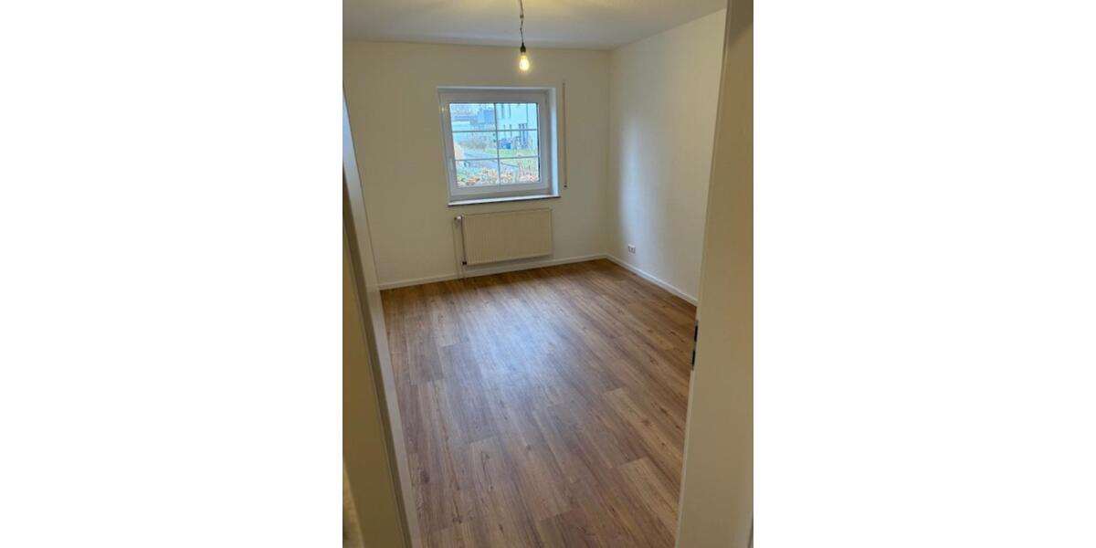 Erdgeschoßwohnung Wendeburg - 3 Zimmer, 80 m&sup2;, 930&euro; | Angebot:24850125