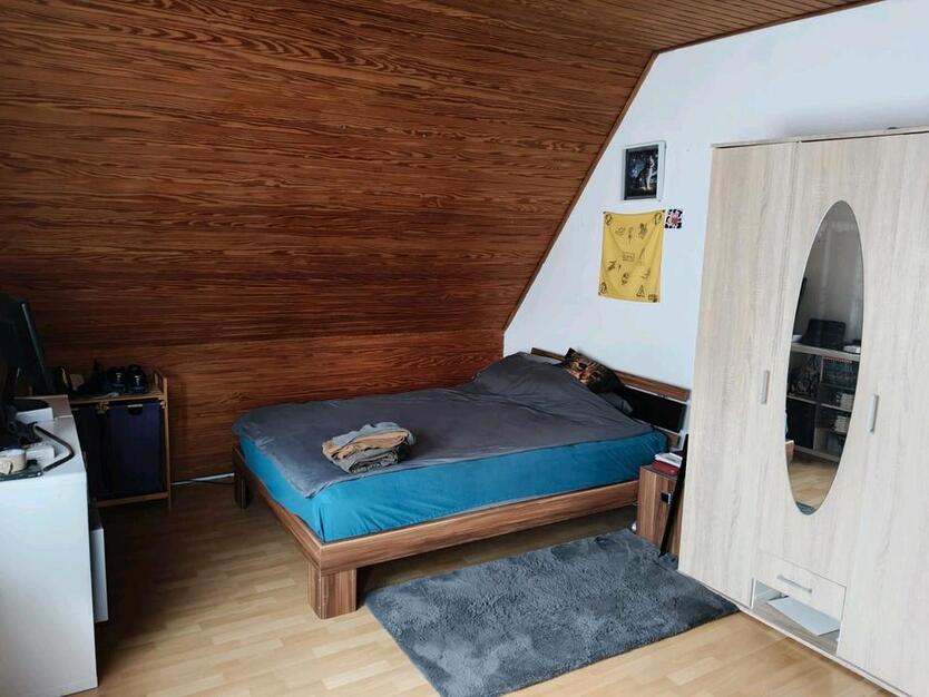 Mehrfamilienhaus Peiner Oststadt inkl. PV Anlage + Dämmung zimmer