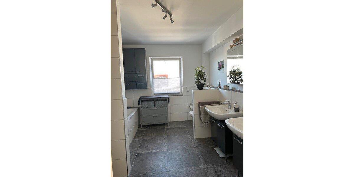 Etagenwohnung Wolfenbüttel Adersheim - 3 Zimmer, 101 m&sup2;, 1.060&euro; | Angebot:26505269