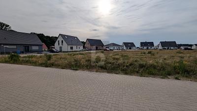 RUHIGE LAGE, VIEL PLATZ, PERFEKTE ANBINDUNG - Grundstück Osloß | Angebot:24874076