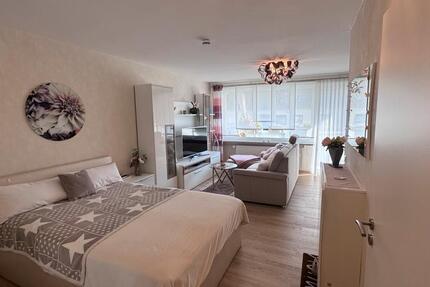 Helle teilmöblierte 1-Zi-Whg mit Balkon - befristet bis 31.12.26 zimmer