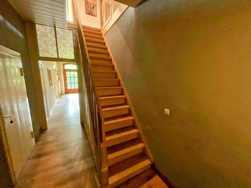 Geräumiges Einfamilienhaus mit Nebengebäude im Zentrum von Meine 6 zimmer