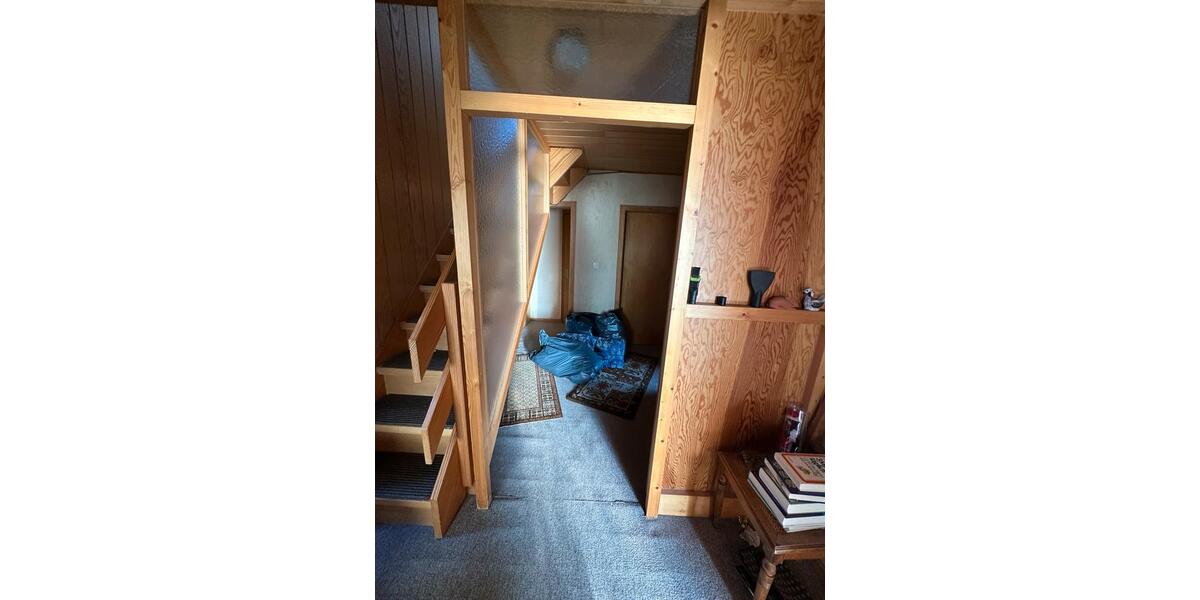 Einfamilienhaus Isenbüttel - 8 Zimmer, 250 m&sup2;, 350.000&euro; | Angebot:25903958