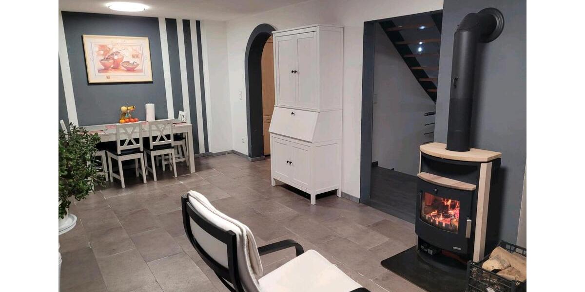 gepflegte, renovierte Doppelhaushelfte in sehr guter Lage 4 zimmer