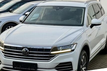 VW Touareg 141.827 km 33.999 &euro; Braunschweig 38118
