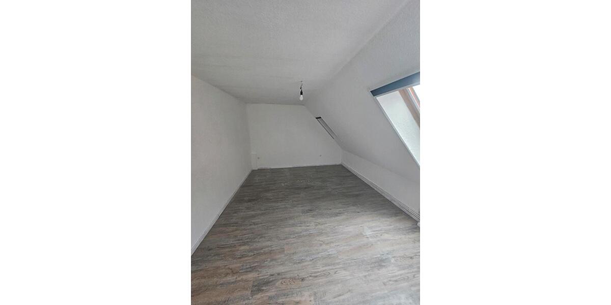 Etagenwohnung Schwülper - 4 Zimmer, 100 m&sup2;, 900&euro; | Angebot:24854494