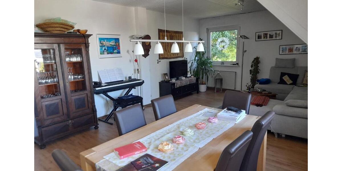 Dachgeschoßwohnung Braunschweig Broitzem - 5 Zimmer, 110 m&sup2;, 1.200&euro; | Angebot:24571863
