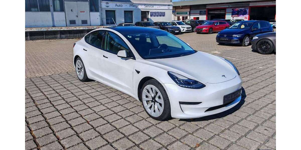 Tesla Model 3 160.322 km 20.970 &euro; Braunschweig 38112