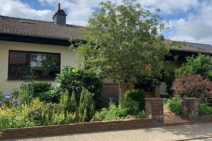 Sanierungsbedürftige DHH in Ortsrandlage mit viel Potential nach WEG 5 zimmer