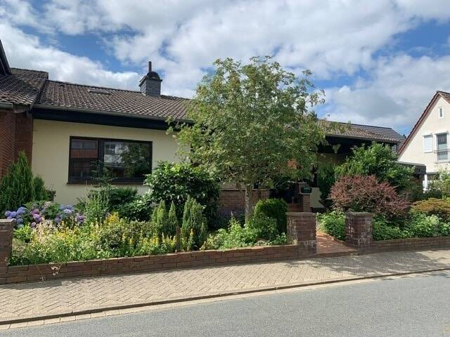 Sanierungsbedürftige DHH in Ortsrandlage mit viel Potential nach WEG 5 zimmer