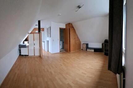 Apartment 28 QM, Dachgeschoss, teilmöbliert 1 zimmer