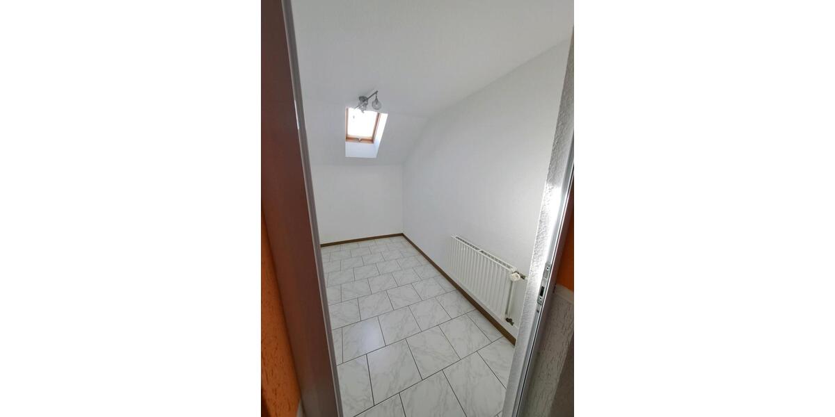 Etagenwohnung Söhlde - 2.5 Zimmer, 100 m&sup2;, 570&euro; | Angebot:25944736