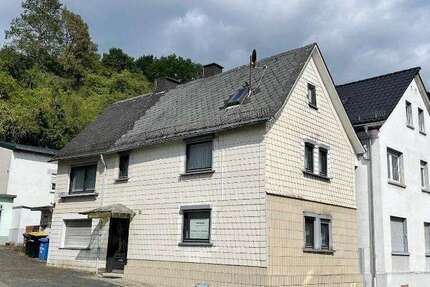 Haus zum Kaufen in Ehringshausen 85.000 € 118 m²