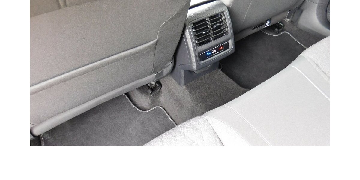 VW Golf III 1.0 Life Move TSI BMT Klima Navi Alu 59.100 km 17.390 &euro; Vordorf 38533