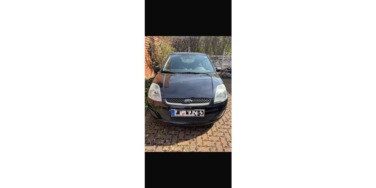 Ford Fiesta 131.121 km 2.300 &euro; Uehrde 38170
