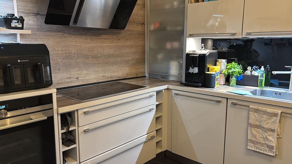 Etagenwohnung Schwülper - 6 Zimmer, 183 m&sup2;, 1.500&euro; | Angebot:25658693