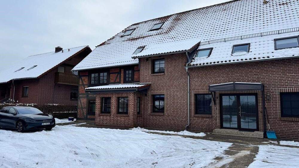 Etagenwohnung Adenbüttel - 5 Zimmer, 143 m&sup2;, 220.000&euro; | Angebot:25687250