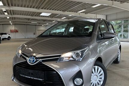 Toyota Yaris 66.551 km 11.480 &euro; Sassenburg / Neudorf- Pl 38524