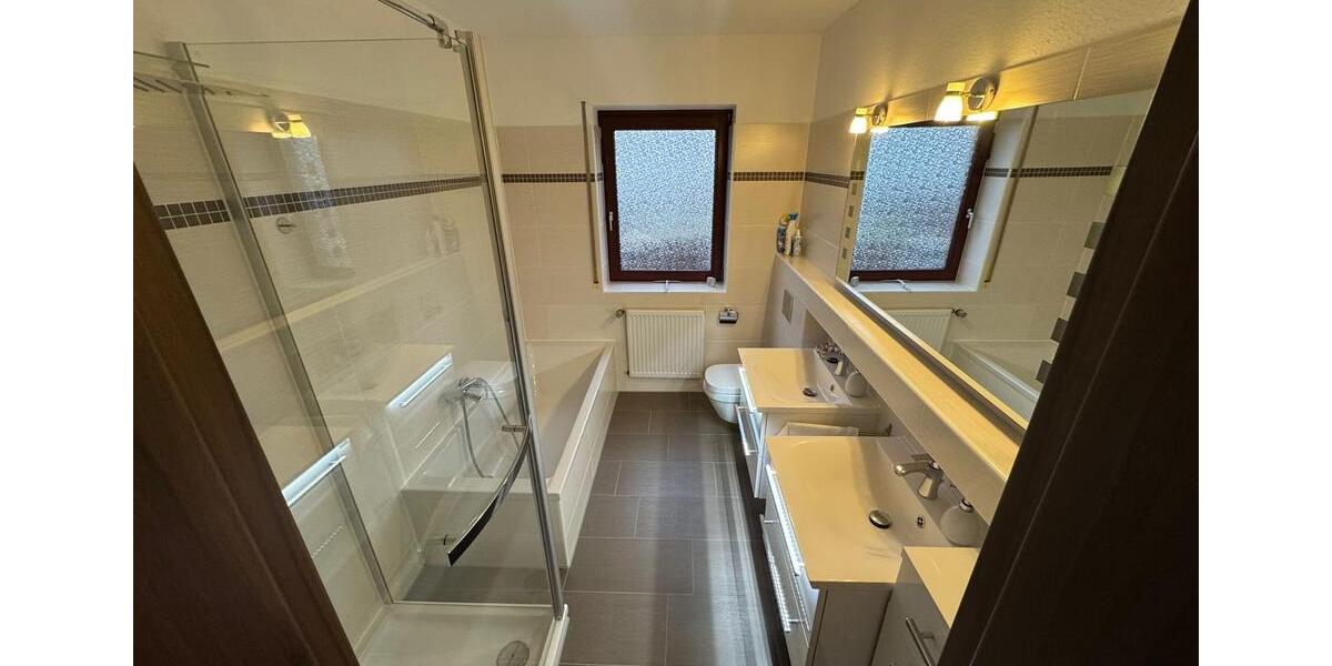 Etagenwohnung Lengede - 6 Zimmer, 151 m&sup2;, 1.350&euro; | Angebot:25293036