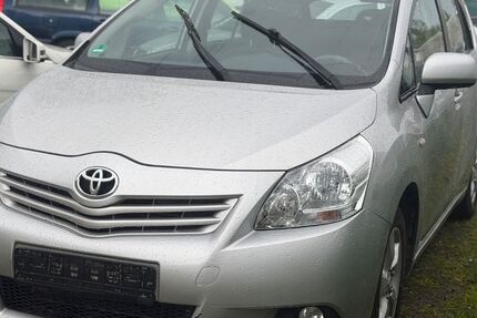 Toyota Verso 438.500 km 2.490 &euro; Salzgitter 38229