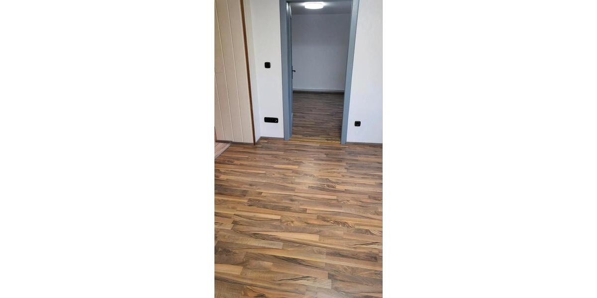 Einfamilienhaus Hillerse - 8 Zimmer, 220 m&sup2;, 1.600&euro; | Angebot:24878290