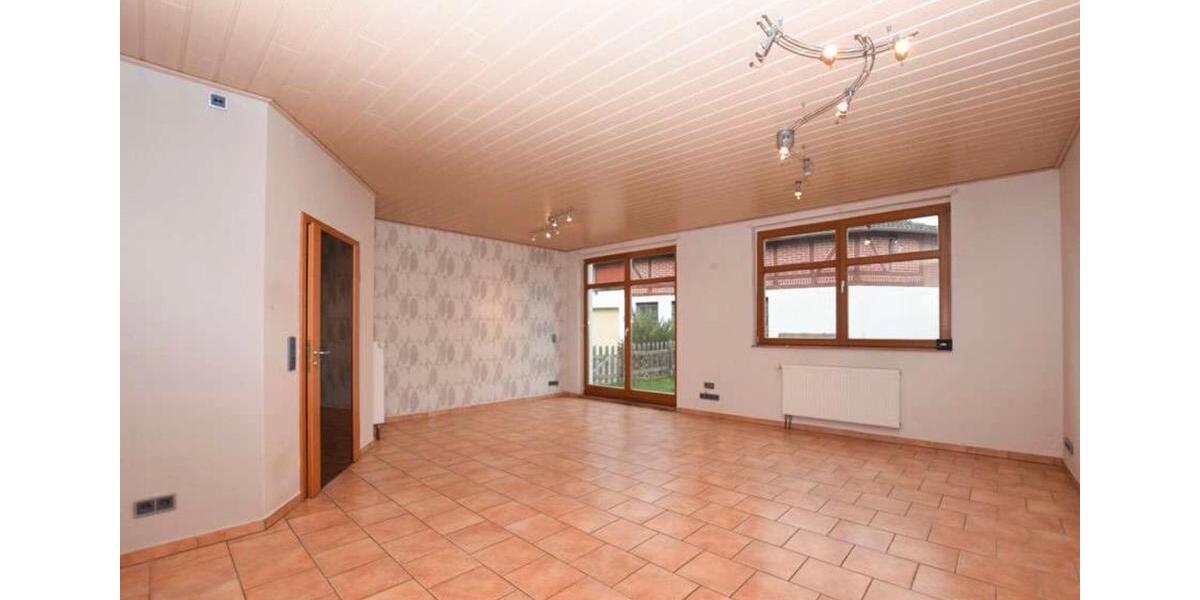 Mehrfamilienhaus, Wohnhaus Sickte - 8 Zimmer, 250 m&sup2;, 195.000&euro; | Angebot:24756366