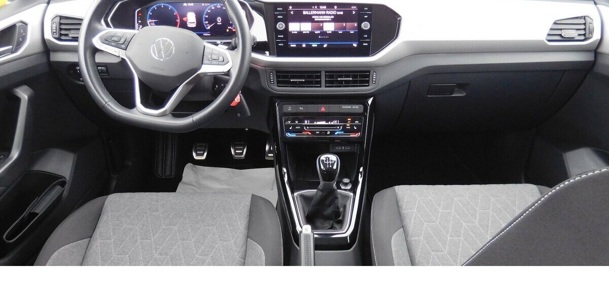 VW T-Cross 1.0 Life Move BMT TSI Klima Navi 19.400 km 18.690 &euro; Vordorf 38533