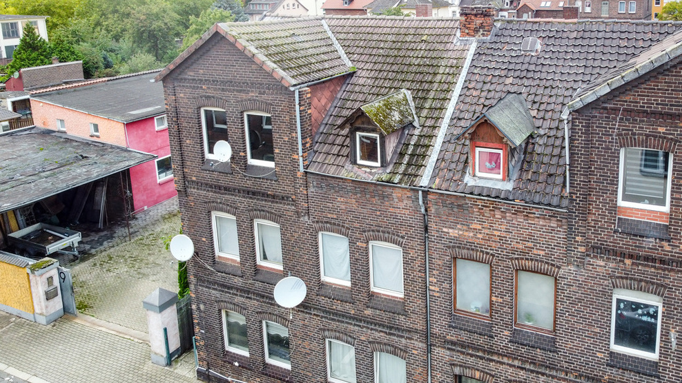 Handwerker aufgepasst! - Zentral gelegenes Mehrfamilienhaus mit Ausbaupotential 7 zimmer