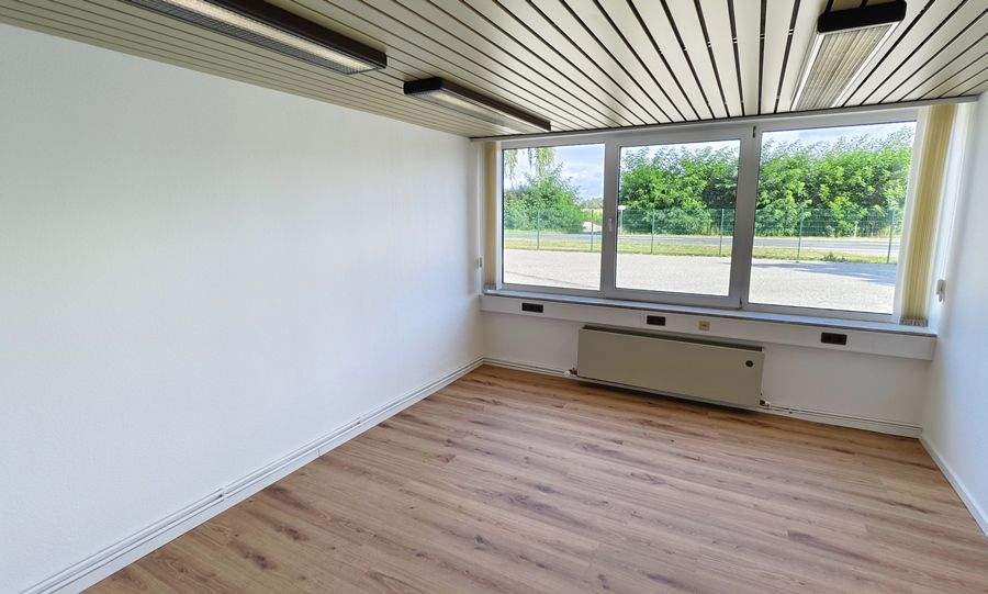 Gewerbeobjekt Edemissen Wipshausen - 6 Zimmer, 150 m&sup2;, 1.125&euro; | Angebot:25735321