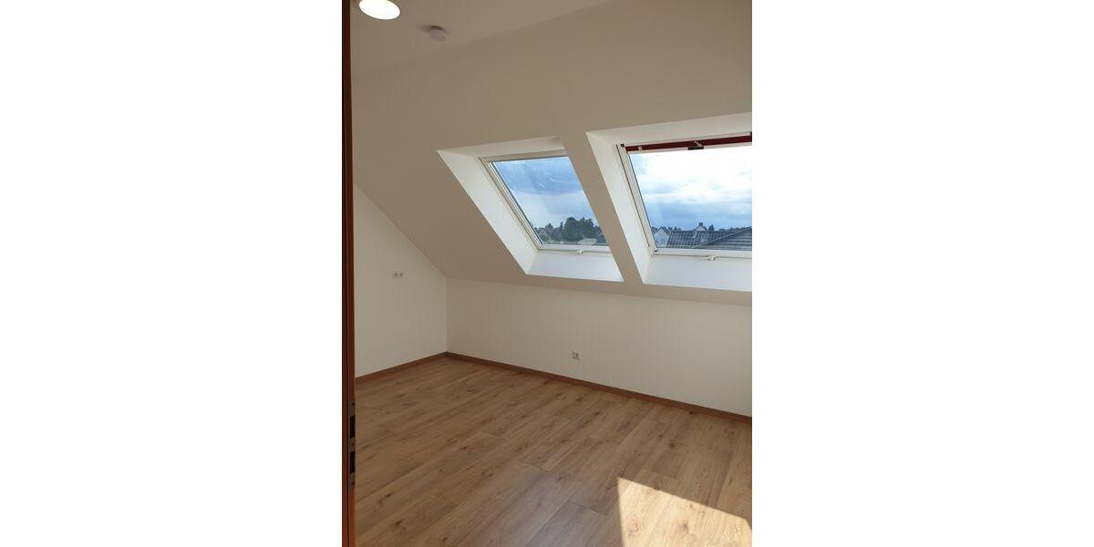 Dachgeschoßwohnung Wolfsburg Alt-Wolfsburg - 4 Zimmer, 103 m&sup2;, 980&euro; | Angebot:26136399