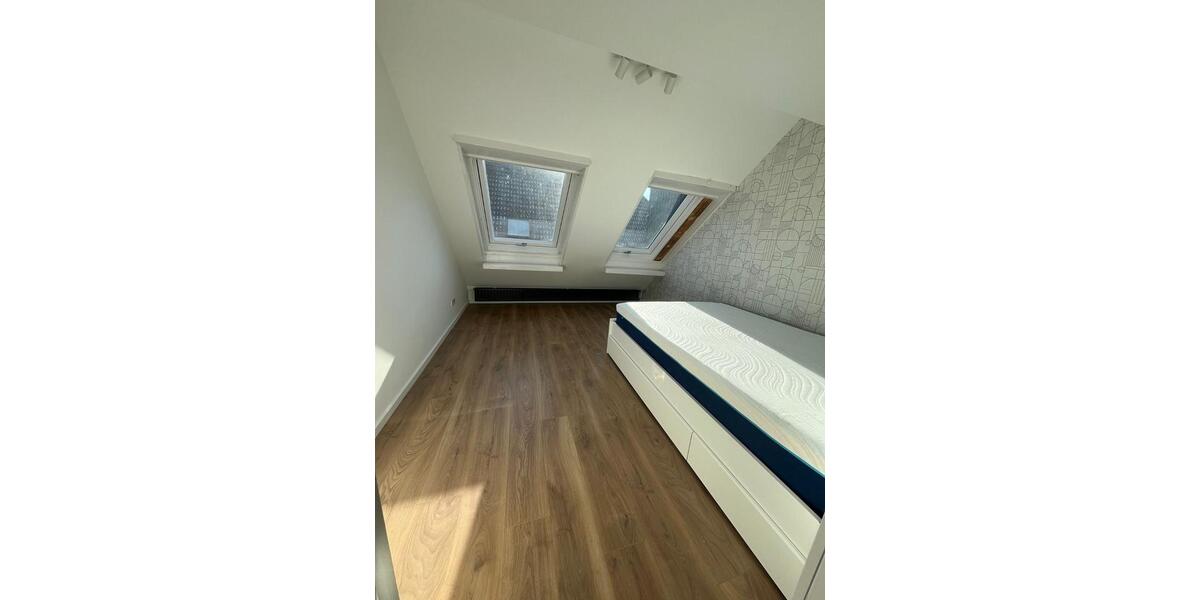 Etagenwohnung Braunschweig Wabe-Schunter-Beberbach - 5 Zimmer, 140 m&sup2;, 1.500&euro; | Angebot:26639370