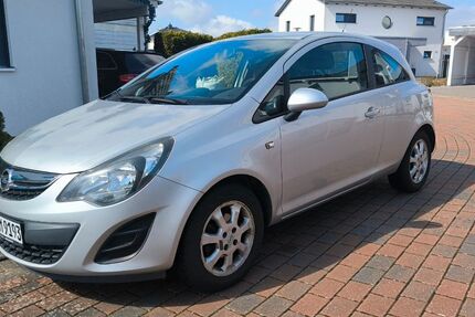 Opel Corsa 58.700 km 4.890 &euro; Braunschweig 38126