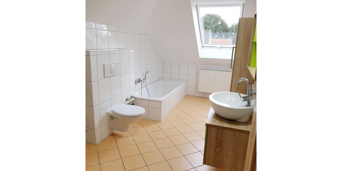 Dachgeschoßwohnung Wolfsburg Alt-Wolfsburg - 4 Zimmer, 103 m&sup2;, 980&euro; | Angebot:26136399